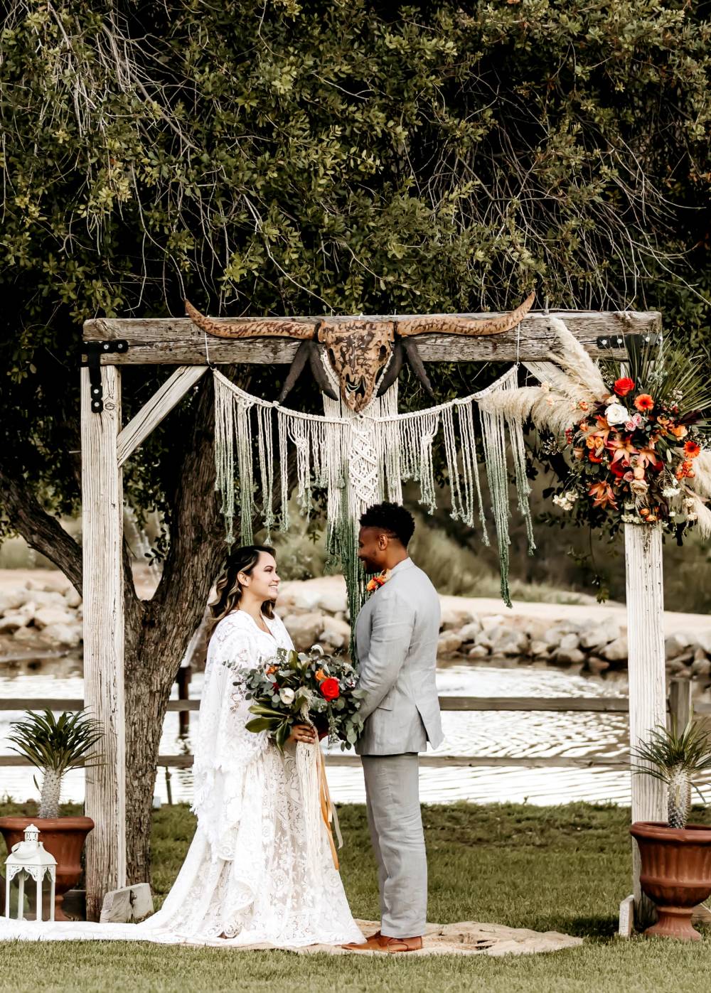 Couple Under the Arch